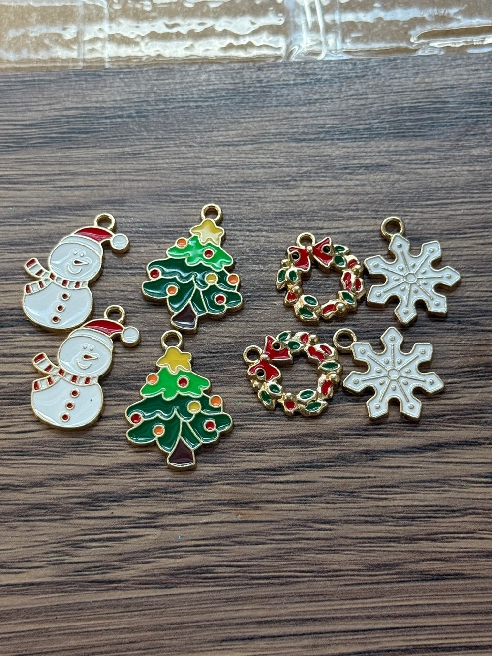 Holiday Enamel Charms Set Green & White New